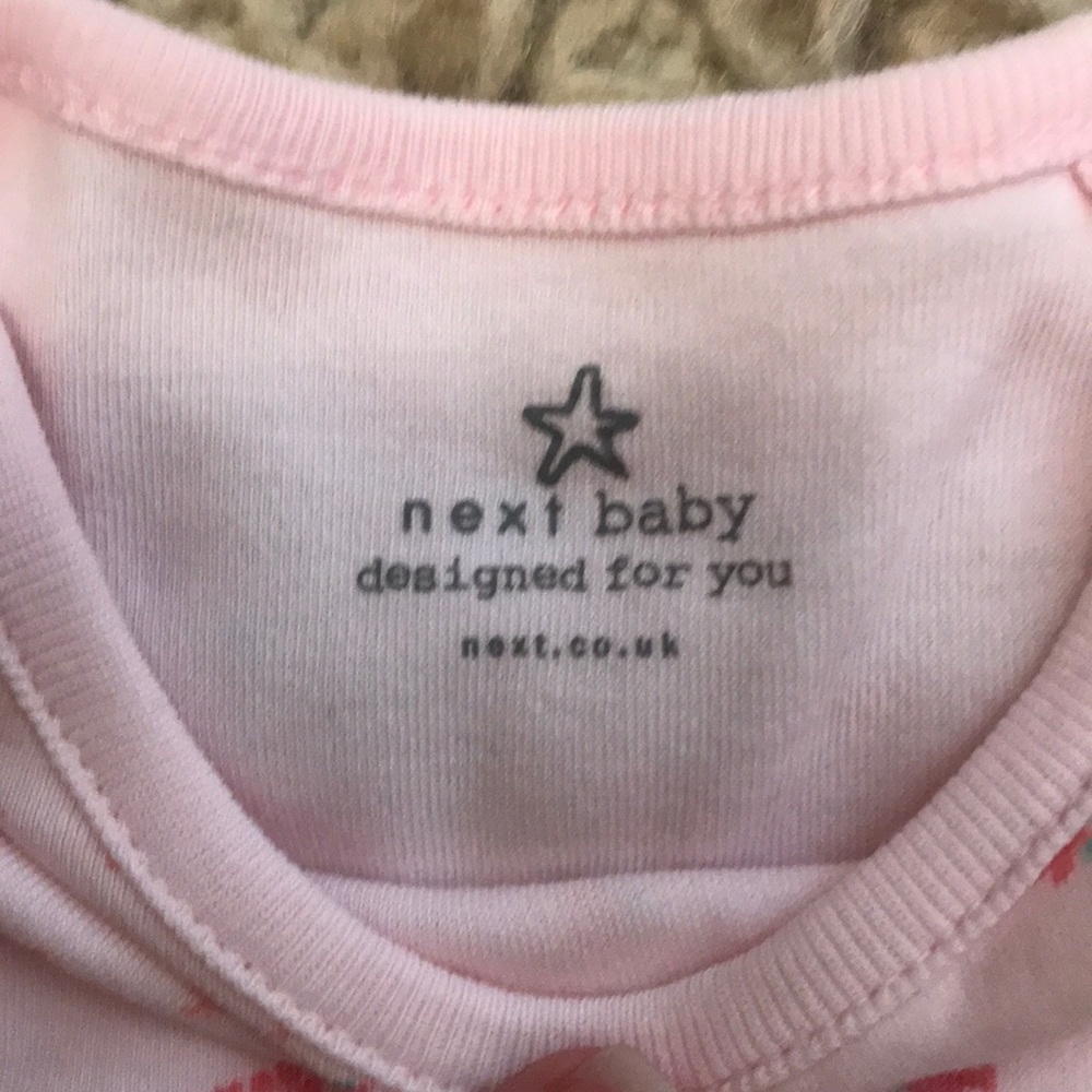 Pink flower onesie - Picture 3 of 4